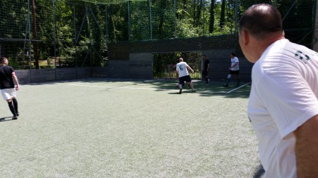 Sústredený postoj Jara